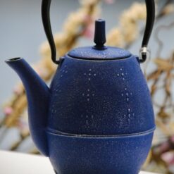 Théière droite bleue et argent